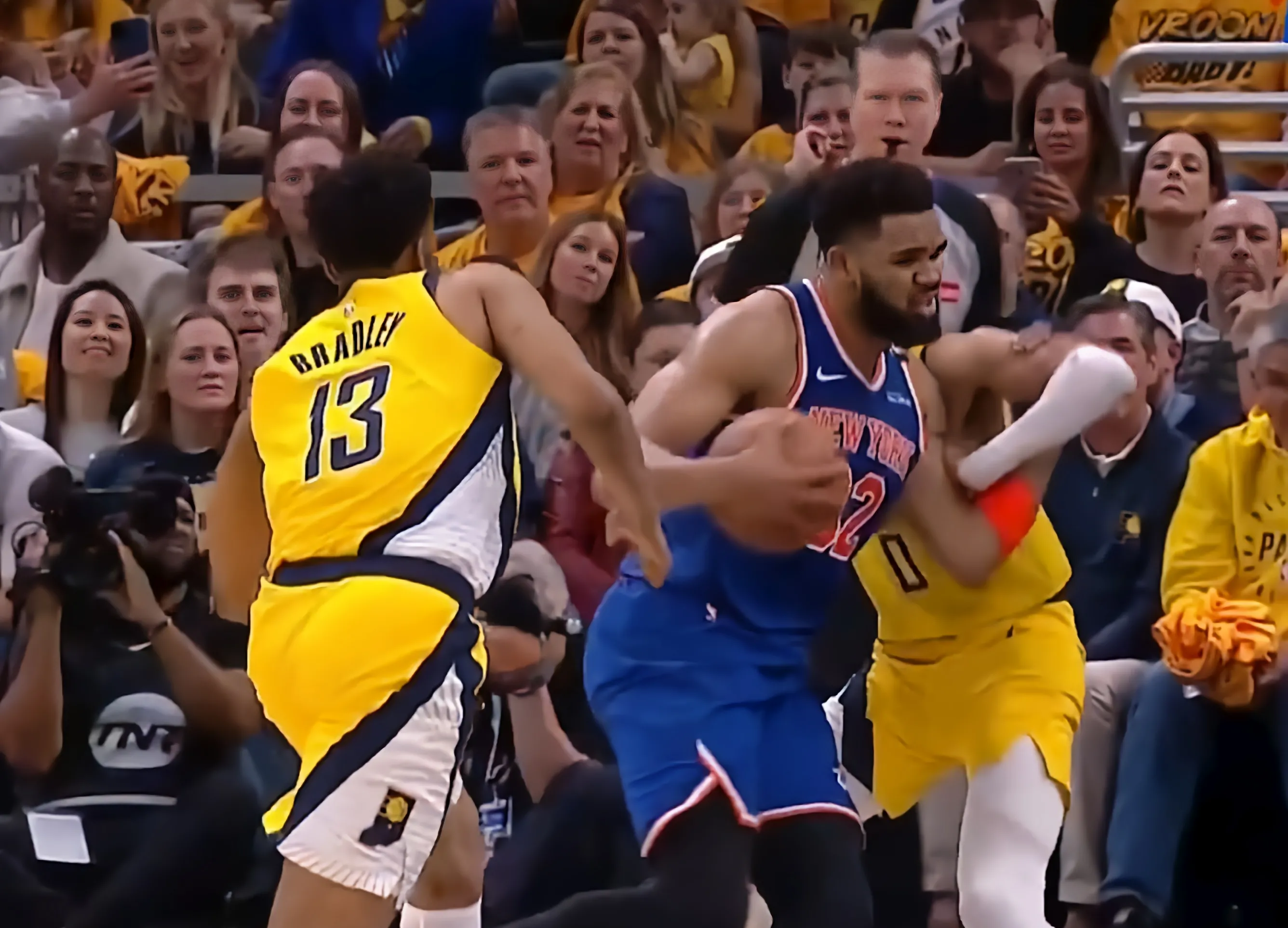 快船险胜上海队,福克斯状态火热 快船险胜上海队,福克斯状态火热