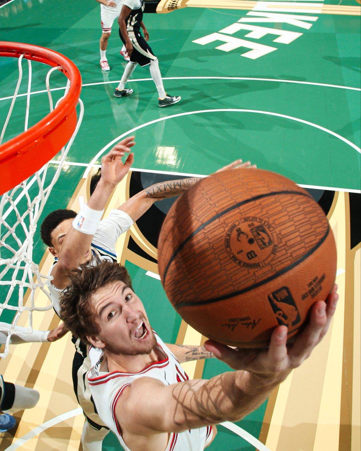 公牛横扫雄鹿，保罗扛起全队